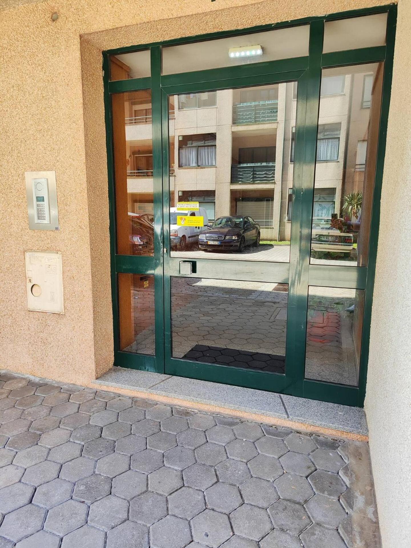 Apartment Modern 1br For 4 - Great For Long Stays, 10 Min To Attractions *